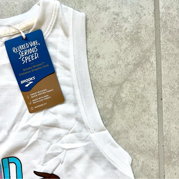 NWT Brooks Running “Run Proud” tank top 🌈 - Picture 4 of 8